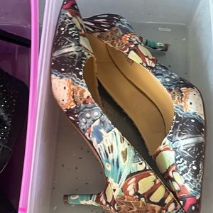 9 1/2 size shoes for sale!!